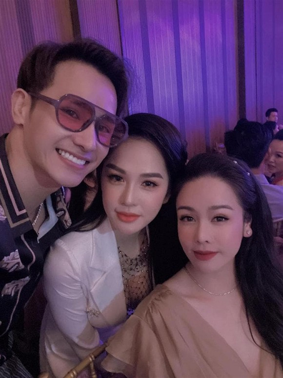 Nhật Kim Anh bất ngờ tìm được chị em song sinh khi dự đám cưới nhạc sĩ Khánh Đơn? - Hình 7 Nhat Kim Anh bat ngo tim duoc chi em song sinh khi du dam cuoi nhac si Khanh Don?-Hinh-7