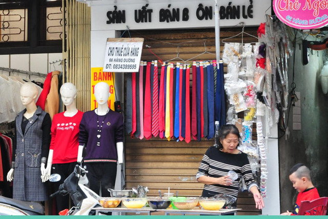Hàng loạt cửa hàng khu kinh doanh đắt đỏ bậc nhất Thủ đô đóng cửa - Hình 2 Hang loat cua hang khu kinh doanh dat do bac nhat Thu do dong cua-Hinh-2