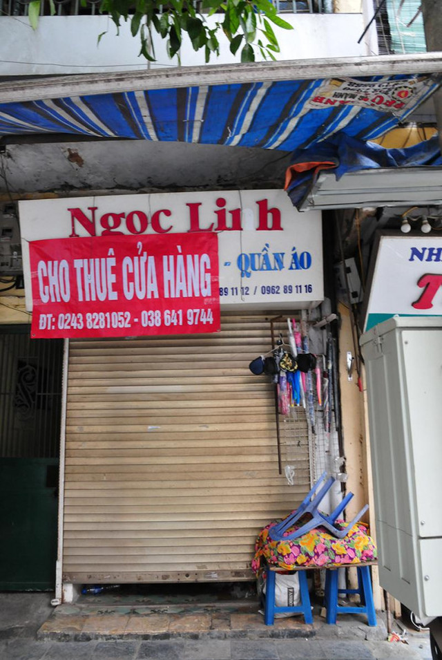 Hàng loạt cửa hàng khu kinh doanh đắt đỏ bậc nhất Thủ đô đóng cửa - Hình 6 Hang loat cua hang khu kinh doanh dat do bac nhat Thu do dong cua-Hinh-6