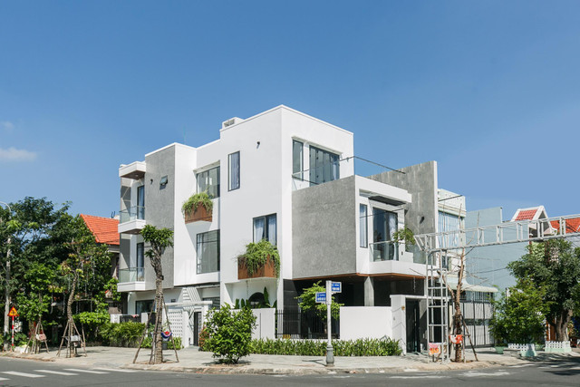 Nhà phố thiết kế hiện đại với không gian rợp cả trời xanh mát - Hình 3 Nha pho thiet ke hien dai voi khong gian rop ca troi xanh mat-Hinh-3