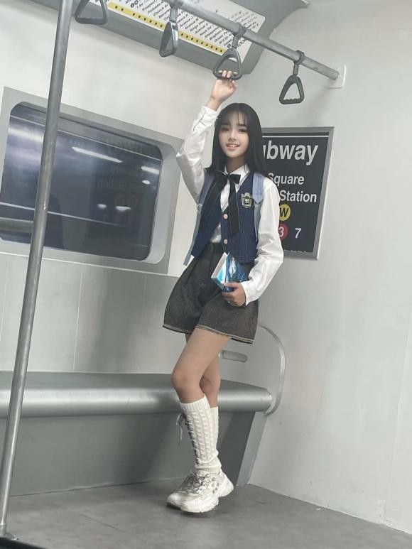 Con gái nuôi của Bằng Kiều càng lớn càng chuẩn mỹ nhân, tự đi hát làm từ thiện cực nhân hậu - Hình 4 Con gai nuoi cua Bang Kieu cang lon cang chuan my nhan, tu di hat lam tu thien cuc nhan hau-Hinh-4