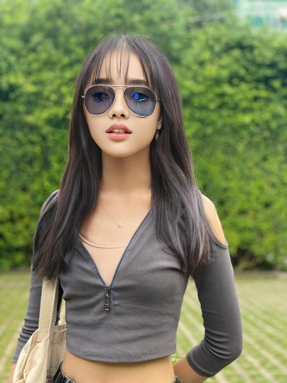 Con gái nuôi của Bằng Kiều càng lớn càng chuẩn mỹ nhân, tự đi hát làm từ thiện cực nhân hậu - Hình 9 Con gai nuoi cua Bang Kieu cang lon cang chuan my nhan, tu di hat lam tu thien cuc nhan hau-Hinh-9
