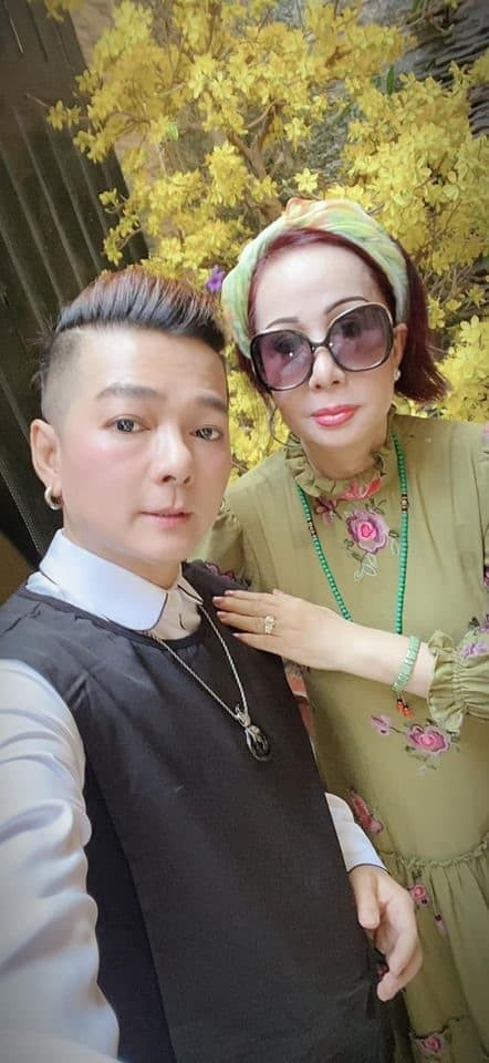 Vũ Hà lâu lắm mới đăng ảnh bên vợ, cặp đôi lệch tuổi Vbiz giờ thế nào? - Hình 6 Vu Ha lau lam moi dang anh ben vo, cap doi lech tuoi Vbiz gio the nao?-Hinh-6