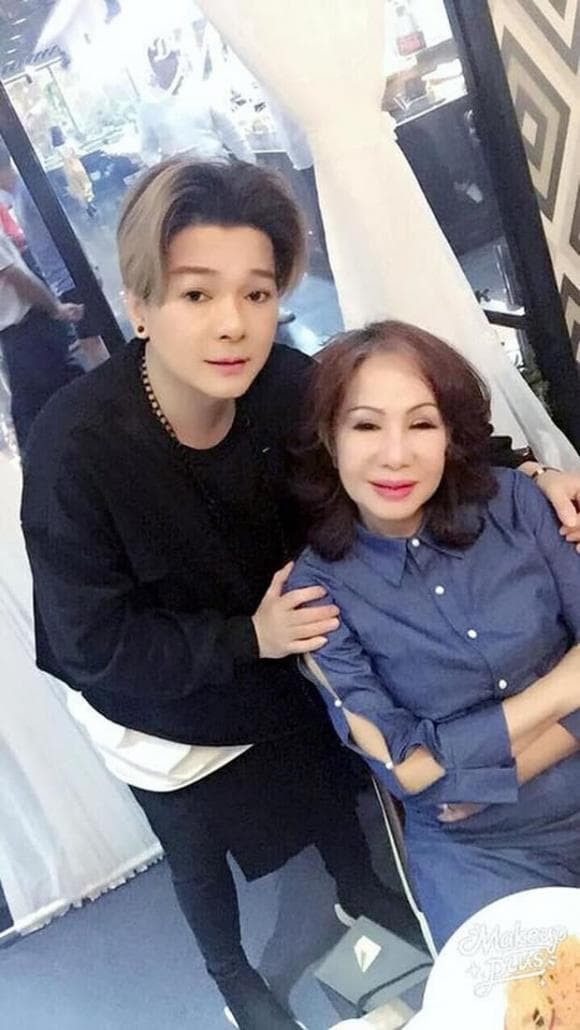Vũ Hà lâu lắm mới đăng ảnh bên vợ, cặp đôi lệch tuổi Vbiz giờ thế nào? - Hình 7 Vu Ha lau lam moi dang anh ben vo, cap doi lech tuoi Vbiz gio the nao?-Hinh-7