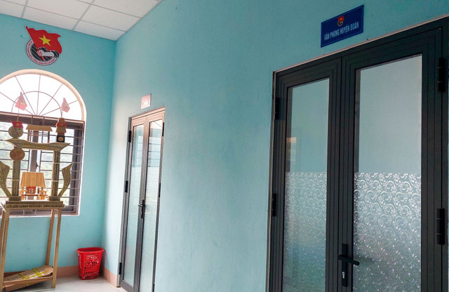 Bí thư huyện đoàn bị tố quan hệ bất chính: “Tôi tưởng họ đã ly hôn“ Bi thu huyen doan bi to quan he bat chinh: “Toi tuong ho da ly hon“