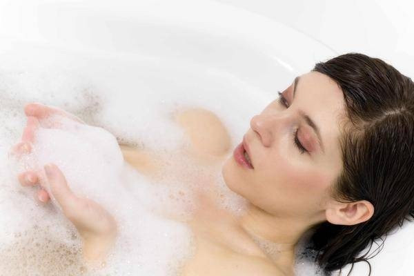 4 điều chị em nên tránh khi tắm để không mắc bệnh phụ khoa - Hình 3 4 dieu chi em nen tranh khi tam de khong mac benh phu khoa-Hinh-3