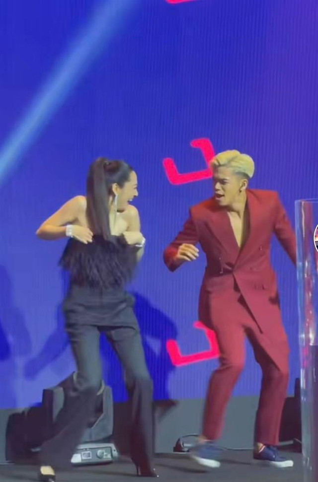 Bảo Anh ngồi lòng Trọng Hiếu, ô kìa... bàn tay 'hư hỏng' của đằng trai - Hình 2 Bao Anh ngoi long Trong Hieu, o kia... ban tay 'hu hong' cua dang trai-Hinh-2