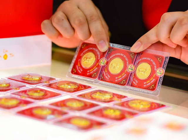 Giá vàng hôm nay 10/7: Tăng thẳng đứng, lên đỉnh 9 năm Gia vang hom nay 10/7: Tang thang dung, len dinh 9 nam