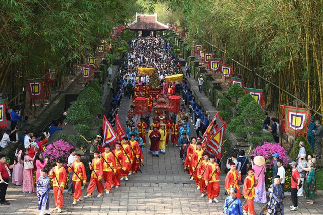 TP.HCM dâng lễ Hùng Vương và Đức Lễ Thành hầu Nguyễn Hữu Cảnh - Hình 2 TP.HCM dang le Hung Vuong va Duc Le Thanh hau Nguyen Huu Canh-Hinh-2