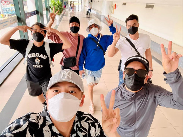 Lê Dương Bảo Lâm tống cổ kẻ xéo xắt vợ bầu 'xin vía Vĩnh Thụy' Le Duong Bao Lam tong co ke xeo xat vo bau 'xin via Vinh Thuy'