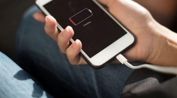 2 nguyên nhân chính khiến iPhone sạc chậm và đây là cách khắc phục - Hình 2 2 nguyen nhan chinh khien iPhone sac cham va day la cach khac phuc-Hinh-2
