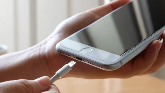 2 nguyên nhân chính khiến iPhone sạc chậm và đây là cách khắc phục - Hình 4 2 nguyen nhan chinh khien iPhone sac cham va day la cach khac phuc-Hinh-4