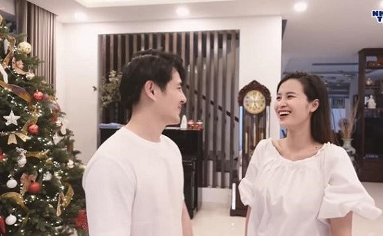 Hé lộ căn biệt thự siêu đắt đỏ của Đông Nhi, Ông Cao Thắng - Hình 5 He lo can biet thu sieu dat do cua Dong Nhi, Ong Cao Thang-Hinh-5