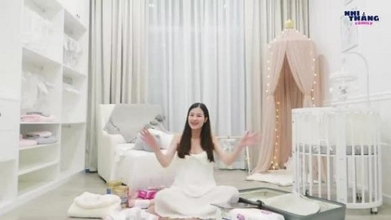 Hé lộ căn biệt thự siêu đắt đỏ của Đông Nhi, Ông Cao Thắng - Hình 8 He lo can biet thu sieu dat do cua Dong Nhi, Ong Cao Thang-Hinh-8