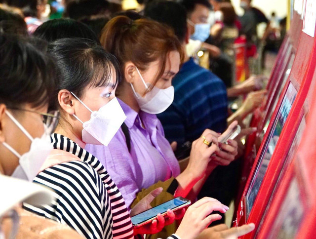 Dừng dịch vụ "thu tiền để check-in nhanh" tại sân bay Dung dich vu