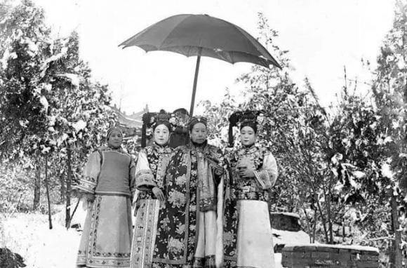 Từ Hy Thái hậu, tầm nhìn kinh điển, vô cùng chuẩn xác - Hình 2 Tu Hy Thai hau, tam nhin kinh dien, vo cung chuan xac-Hinh-2