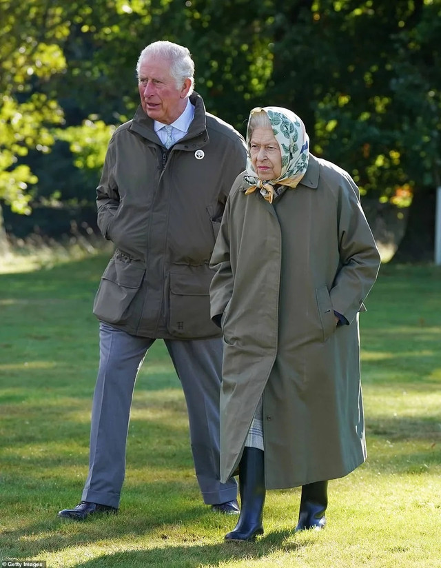 Vua Charles III giữ sự dẻo dai chỉ với 11 phút tập luyện mỗi ngày - Hình 4 Vua Charles III giu su deo dai chi voi 11 phut tap luyen moi ngay-Hinh-4