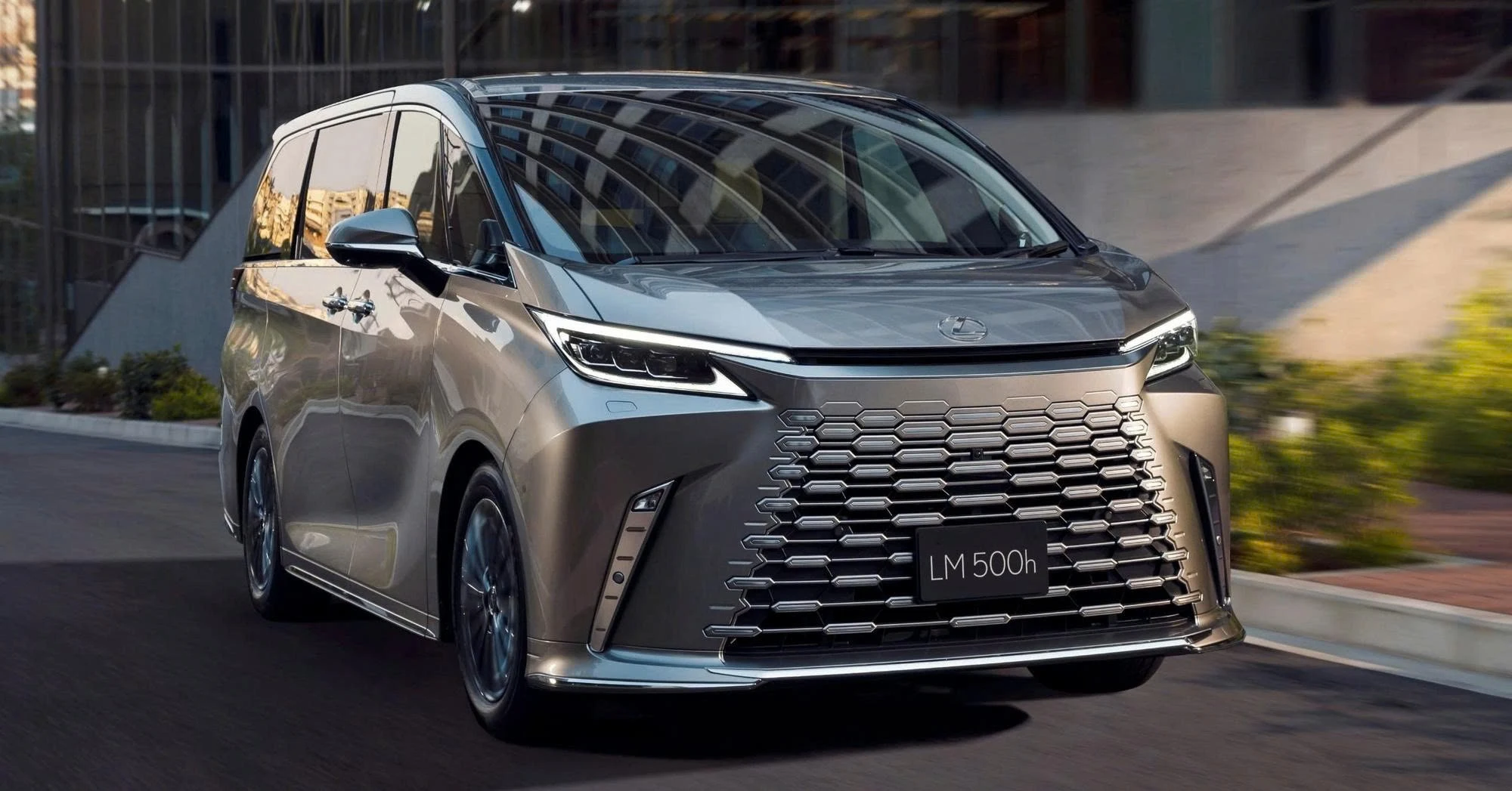 Lexus LM 2025 mới - đỉnh cao sang trọng cho ông chủ di động