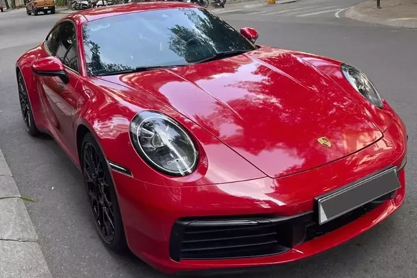 Porsche 911 992 được đại gia Việt sơn đổi màu rất thú vị