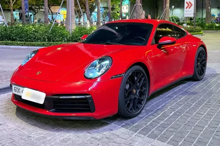 Tay chơi Hà Nội chi 6 tỷ tậu Porsche 911 từ đại gia Đồng Nai