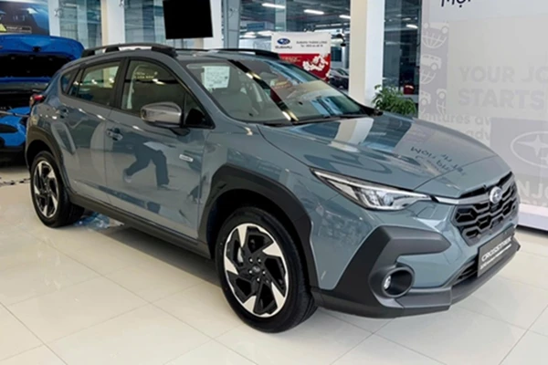 Subaru Crosstrek tại Việt Nam giảm 140 triệu, tặng cốp điện