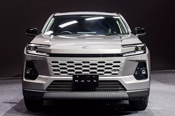 Cận cảnh Toyota RAV4 2026 phong cách "cá mập đầu búa"