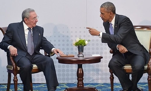 Hình ảnh cuộc gặp lịch sử Obama-Raul Castro