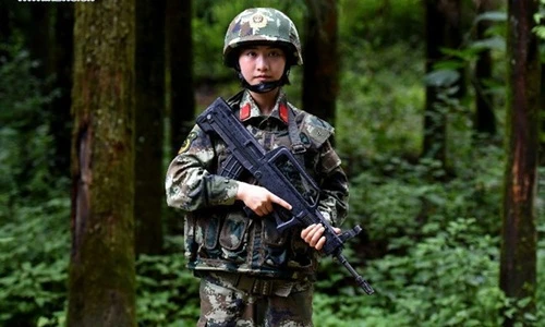 Xinh đẹp nữ chiến sĩ chống ma túy ở Trung Quốc