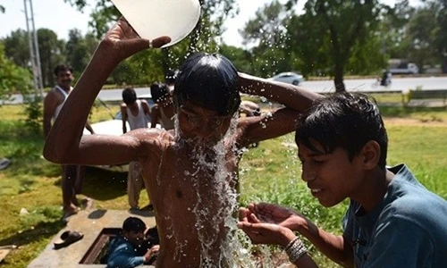 Hơn 570 người chết vì nắng nóng ở Pakistan