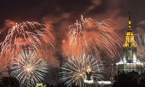 Pháo hoa rực sáng Ngày Chiến thắng ở Moscow