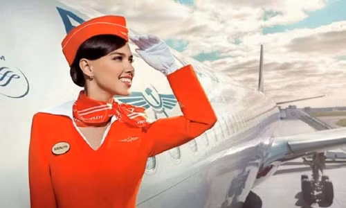 Vẻ đẹp kiêu sa của nữ tiếp viên hàng không Nga