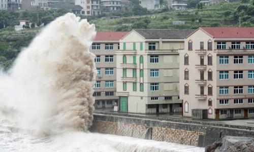 Siêu bão Chan-hom ập vào Trung Quốc