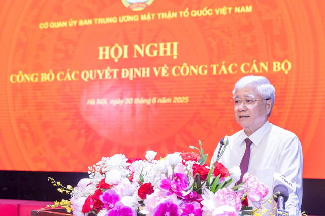 Chủ tịch Đỗ Văn Chiến phát biểu giao nhiệm vụ. Ảnh: Quang Vinh Chủ tịch Đỗ Văn Chiến phát biểu giao nhiệm vụ. Ảnh: Quang Vinh