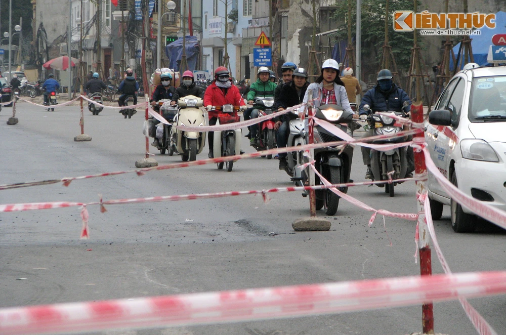 Ngổn ngang đại công trường sau khi thông xe tuyến đường 6.400 tỷ