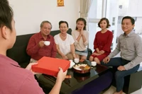 Ơn cha mẹ, trả bao nhiêu mới đủ?