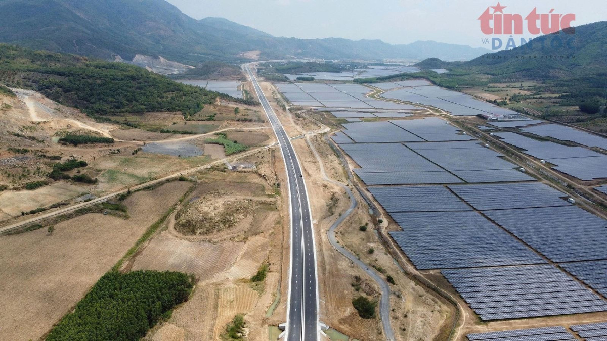 Cao tốc Vĩnh Hảo - Phan Thiết. Ảnh: Huy Hùng