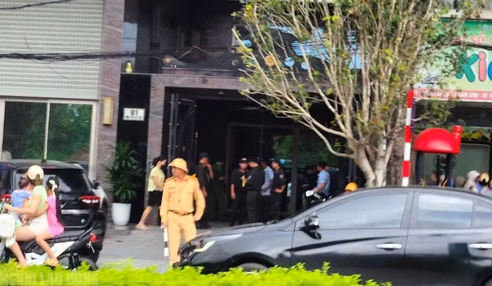 Hình ảnh công an khám nhà chiều 9/7. Ảnh: Thành Nam