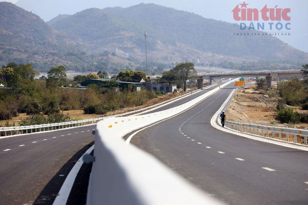Cao tốc Nha Trang - Cam Lâm. Ảnh: Huy Hùng