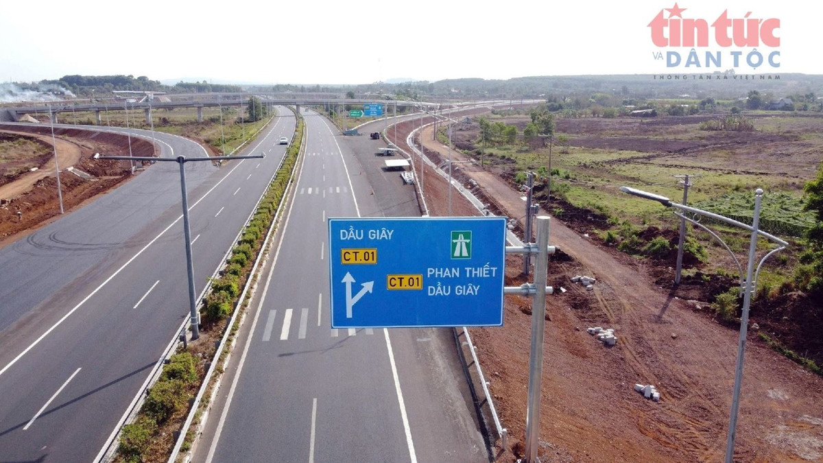 Cao tốc Dầu Giây - Phan Thiết. Ảnh: Mạnh Linh