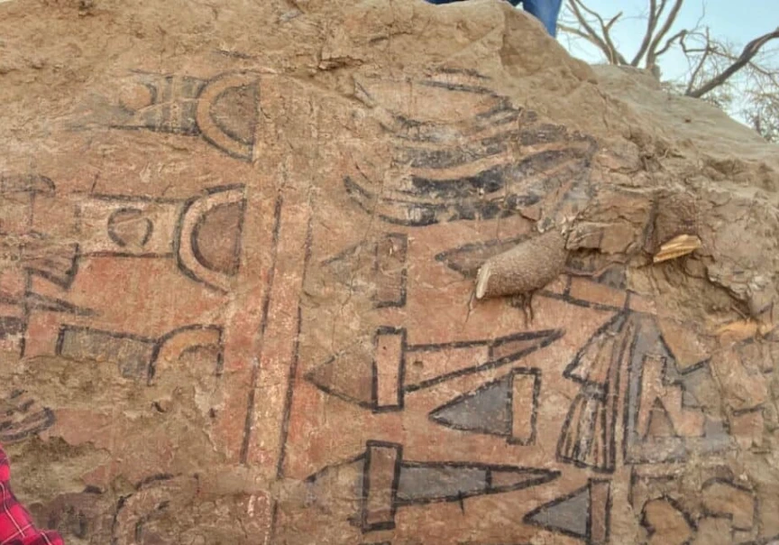 Biểu tượng vũ trụ lạ trên bức bích họa 3.000 năm tuổi