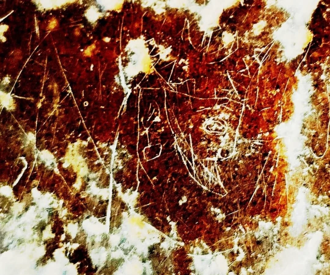 Phát hiện hình khắc đá cổ ở Iran nghi chân dung vua Ba Tư gây chú ý