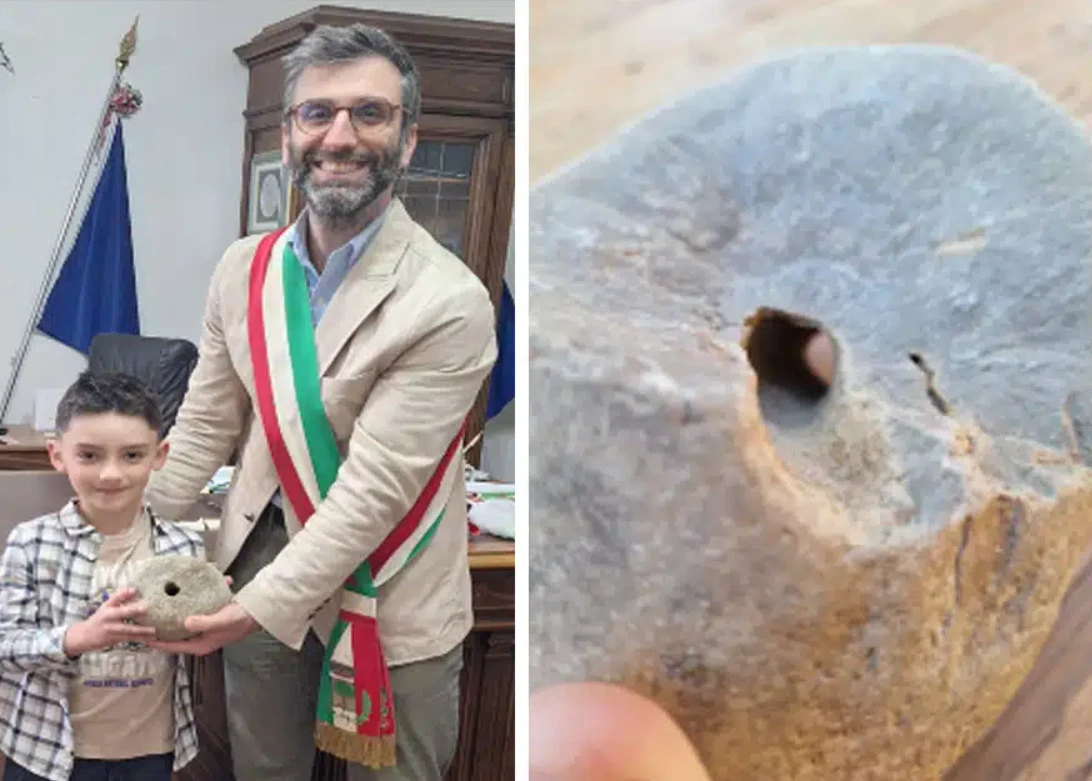 Chơi đùa bên suối, cậu bé 6 tuổi phát hiện vật thể cổ cực hiếm