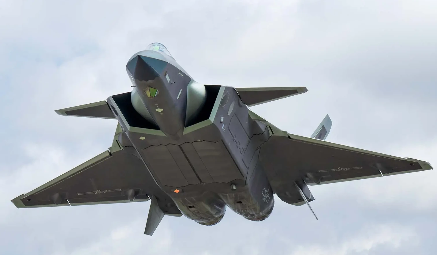 Trung Quốc tiết lộ nâng cấp đặc biệt trên J-20 mới