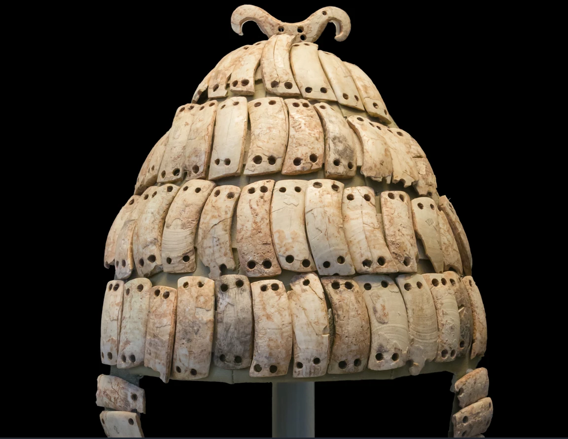 Kinh ngạc chiếc mũ giáp làm từ ngà lợn rừng của Hy Lạp cổ đại