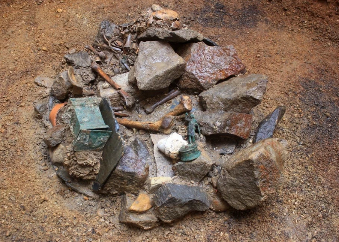 Khai quật khu thờ cúng cổ xưa ở Frankfurt lộ bí mật động trời