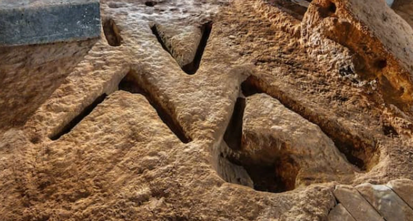 Chữ V bí ẩn trên công trình nghi lễ ở Jerusalem