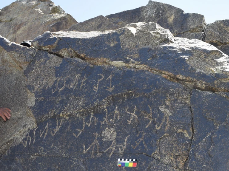 Dấu tích cổ trên núi Tajikistan hé lộ sự thật bất ngờ