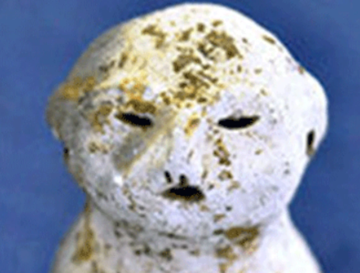 Mở mộ cổ, giật mình tìm thấy búp bê bằng đất sét tinh xảo