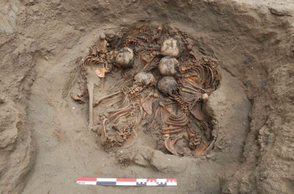 Phát hiện hố tròn chôn cất cổ đại ở Peru