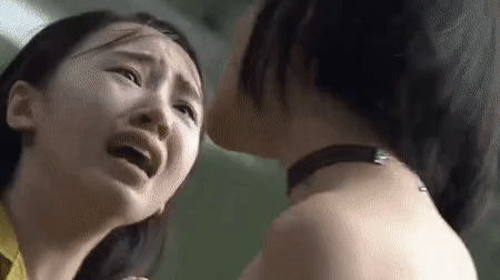 Màn đánh ghen 'độc nhất vô nhị' trên phim Việt khiến khán giả... tiếc - Hình 3 Man danh ghen 'doc nhat vo nhi' tren phim Viet khien khan gia... tiec-Hinh-3